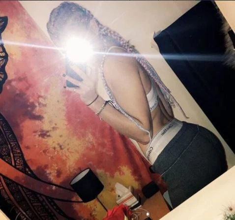 Tragico selfie: morta una ragazza ventenne