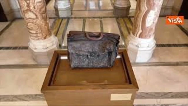 Anniversario Strage Via D'Amelio, ecco la borsa di Paolo Borsellino esposta a Montecitorio