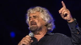 Beppe Grillo-choc, le sue parole sulla Crimea: ricordate? Lui e Putin... adesso tutto torna