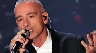 Eros Ramazzotti, "250mila euro di rosso": grave problema di soldi