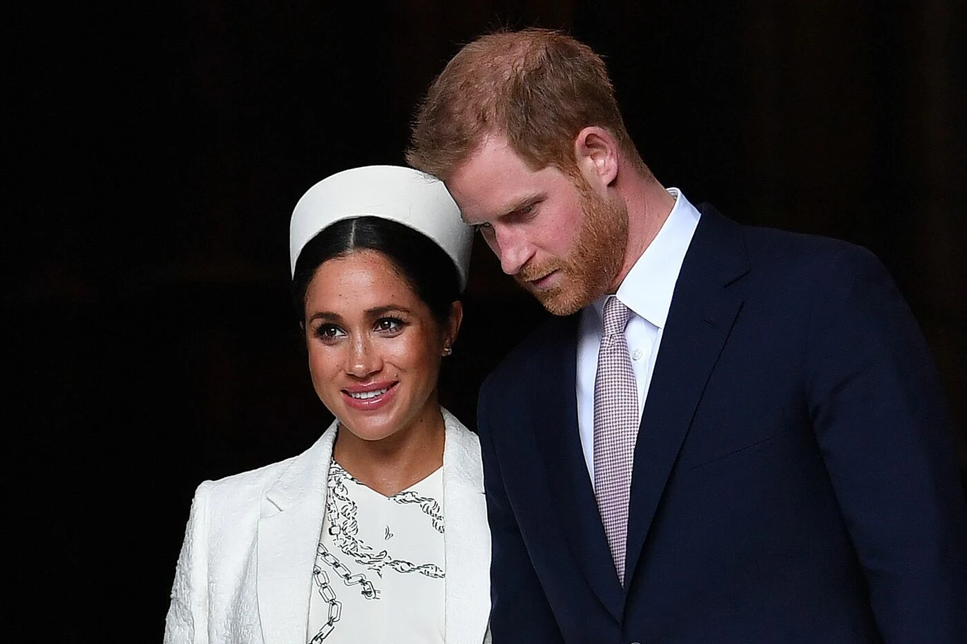 Meghan Markle e Harry, i loro figli non saranno principi. La legge della Regina (per Kate William, invece...)