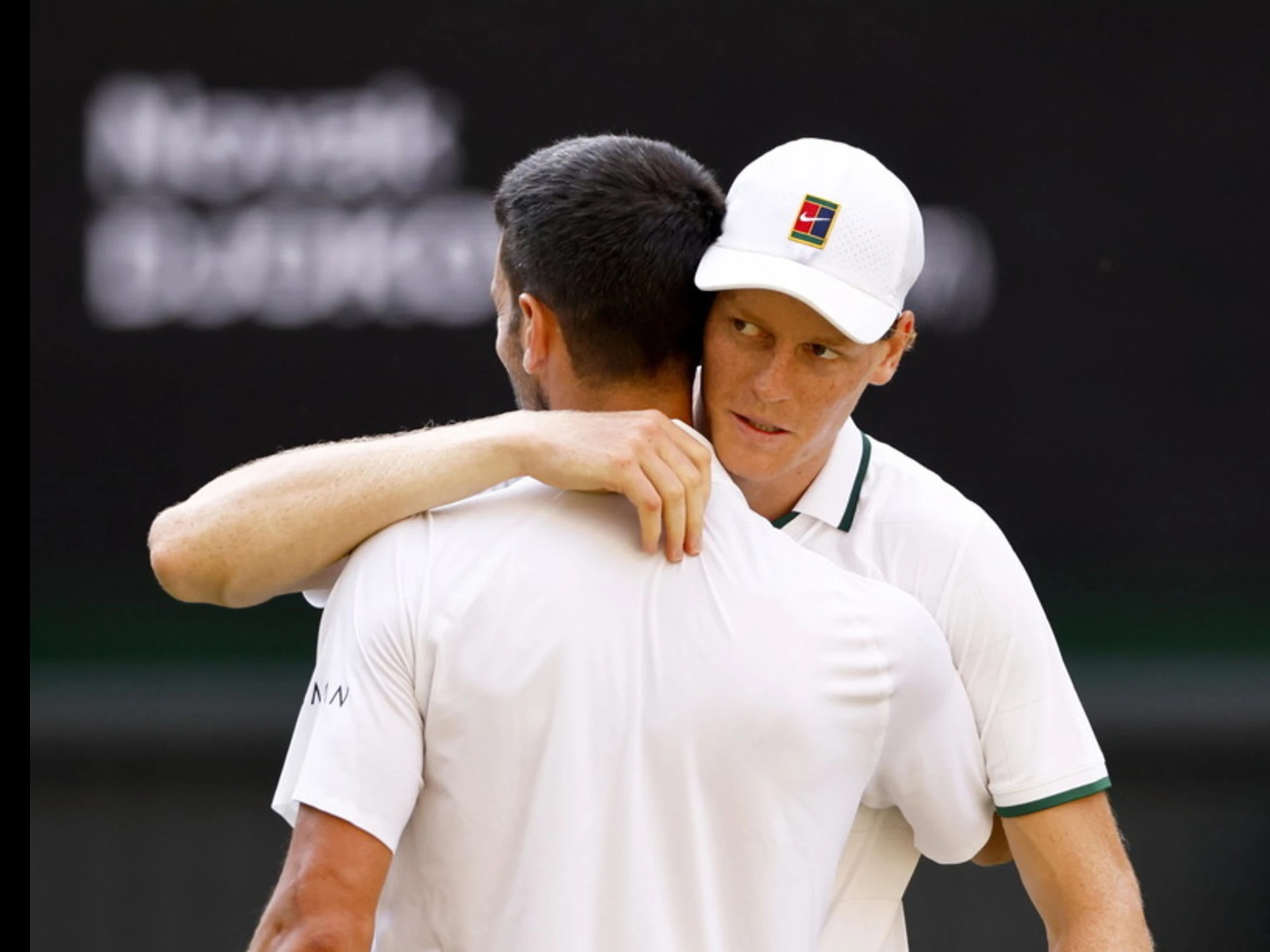 Jannik Sinner è in palestra? Arriva Djokovic: il gesto da campione del serbo
