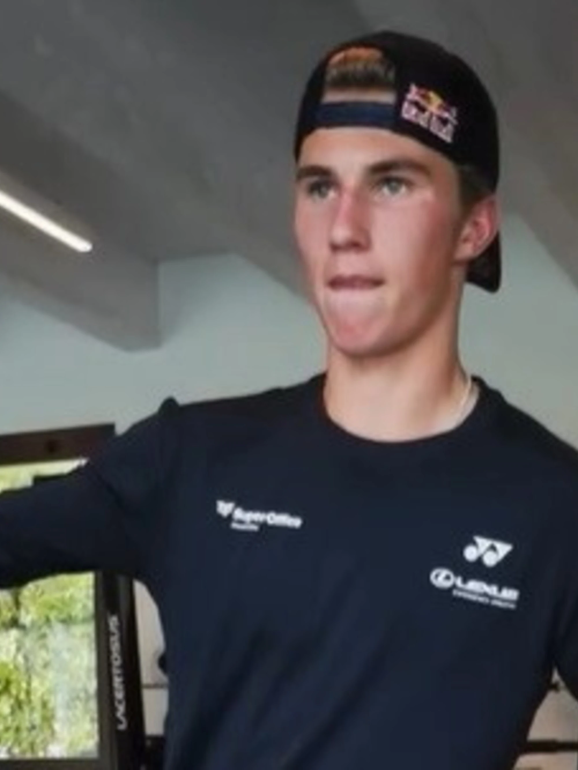 Jannik Sinner e lo sconosciuto: clamoroso, cosa lo lega a questo ragazzo