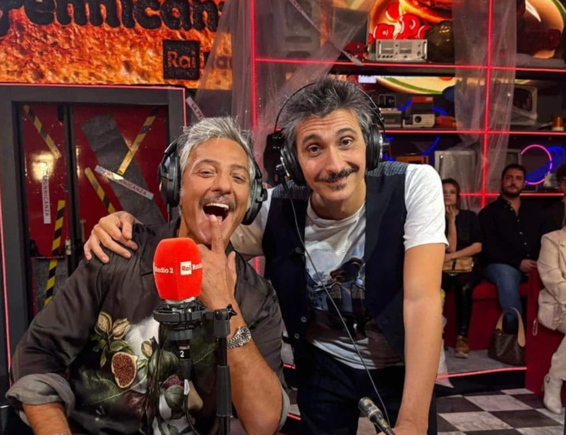 La Pennicanza, siluro di Fiorello: "Perché Selvaggia Lucarelli non si sposa più"