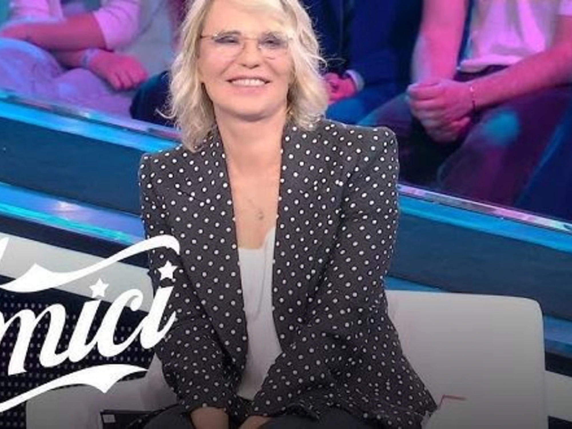 “Amici” chiude in trionfo: ascolti altissimi e l’elogio di Pier Silvio Berlusconi