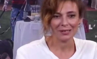 Jasmine Trinca travolta dagli insulti: "Sono contro il capitalismo", ma indossa la t-shirt Prada da 1.100 euro