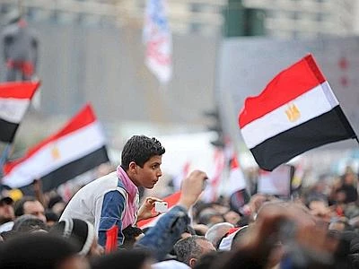 Egitto, Morsi in custodia cautelare Scontri tra suoi sostenitori e oppositori