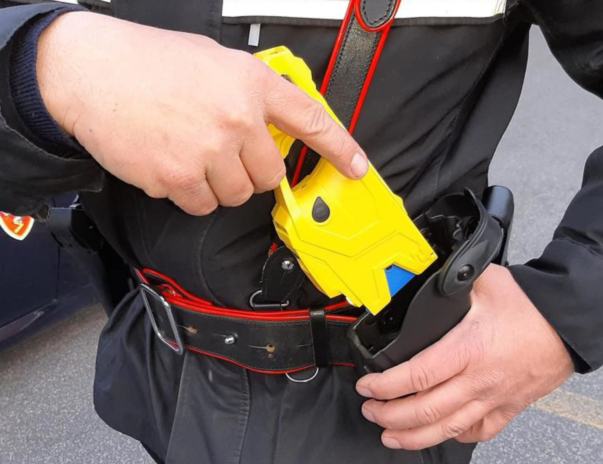 Genova, fermato col taser, muore in ambulanza: secondo caso in pochi giorni