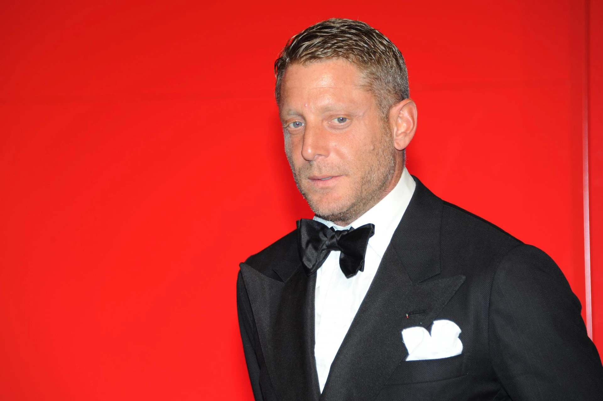 Lapo Elkann, la tragica confessione: "Ho odiato la mia infanzia. Mia mamma, la violenza sessuale, poi la droga"
