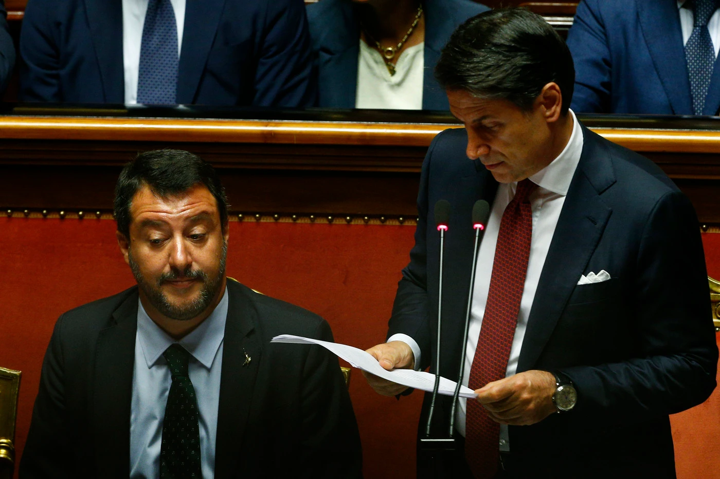 Matteo Salvini assume poliziotti, Giuseppe Conte e il Pd si intestano il merito: l'ultimo fronte
