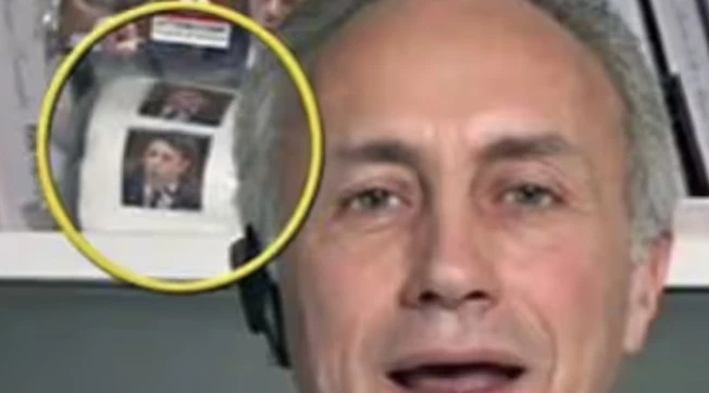 Renzi, la beffa: condannato a pagare Travaglio... per la carta igienica