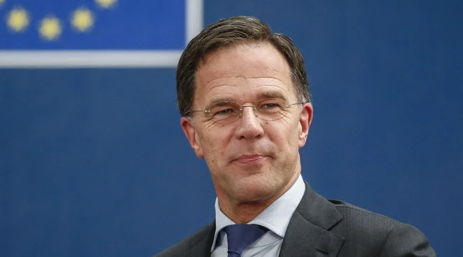 Mark Rutte, il premier olandese: "Regalare pochi soldi, no ai prestiti". L'ultimo sfregio all'Italia