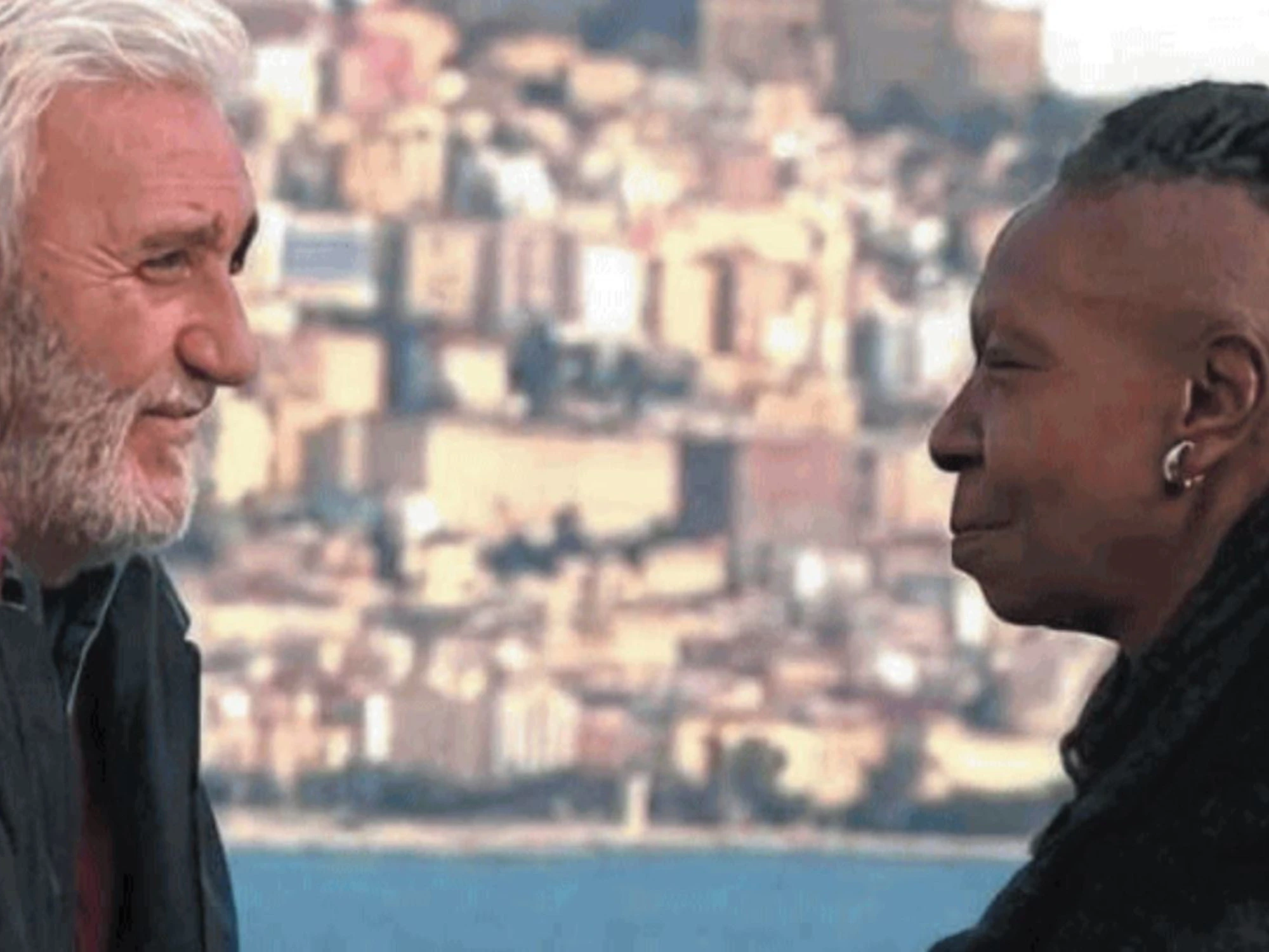 Pure Whoopi insegue “Un posto al sole”