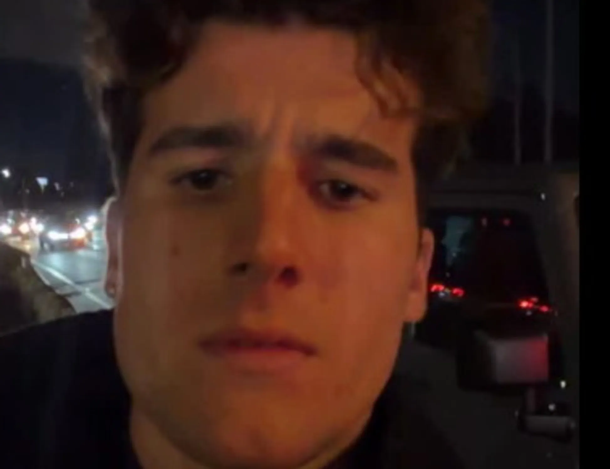 Leggi l'articolo: "Devi morire!", orrore antifa: chi è questo ragazzo