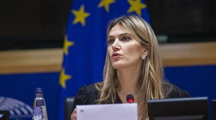 Eva Kaili, Metsola: "Sospesa come vice del Parlamento Ue"