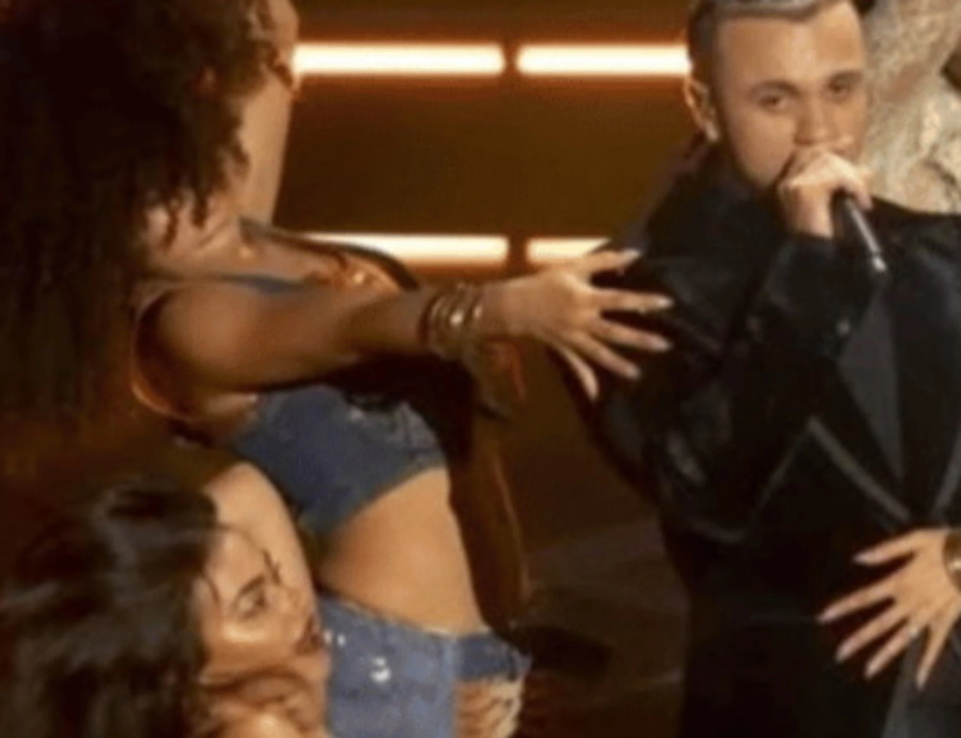 Sanremo, Francesca Tanas contro Carlo Conti: "Sessualizzata, Rai feccia umana"