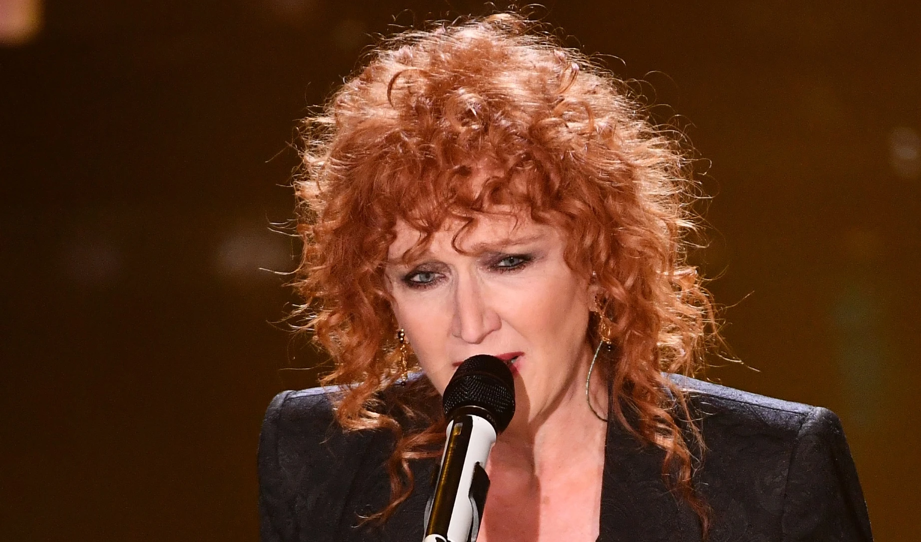 Fiorella Mannoia insulta Matteo Salvini: "Spudorato, da vomito". Lui la ridicolizza, così