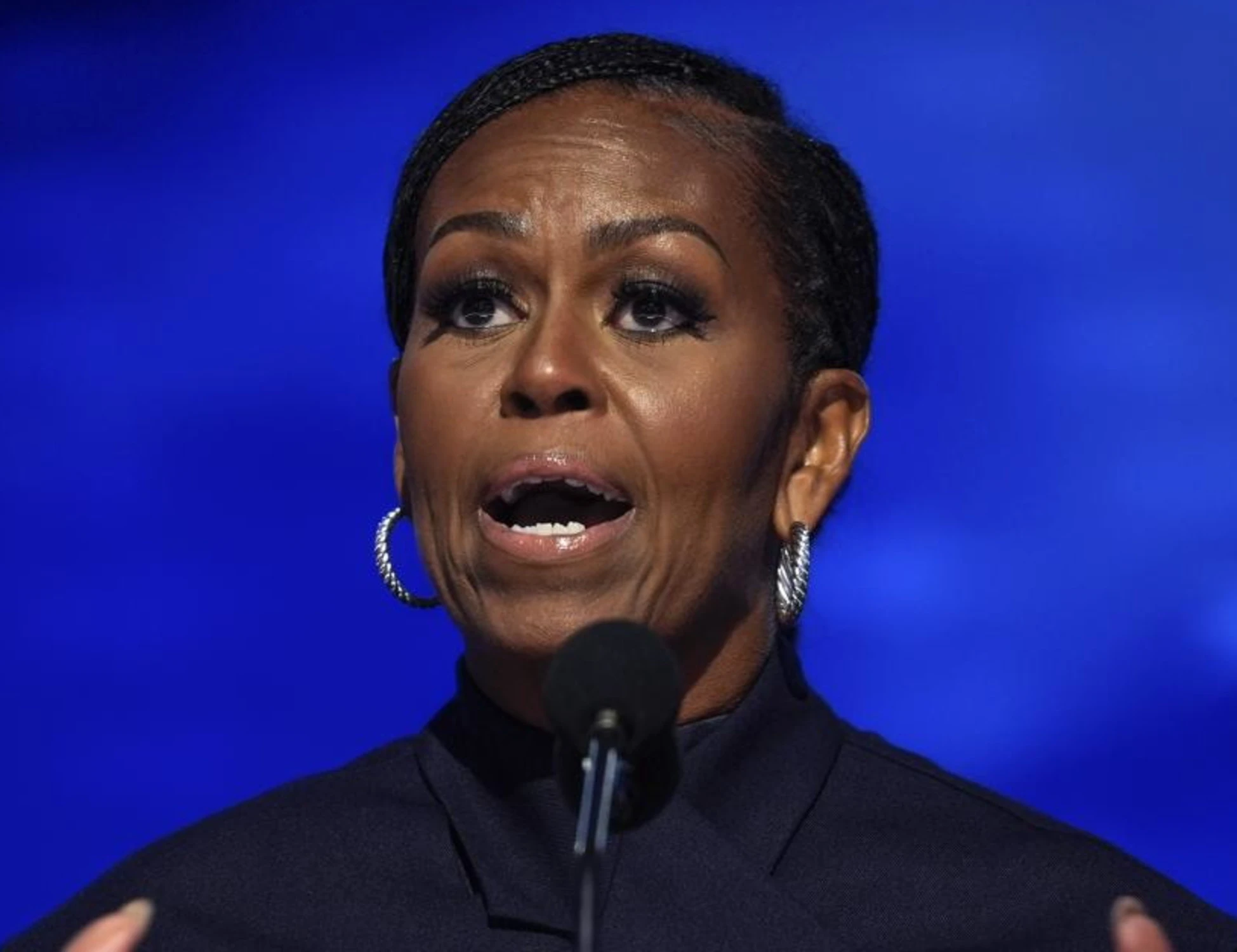 Michelle Obama, lo sfogo: "Fase di transizione, vado in terapia"