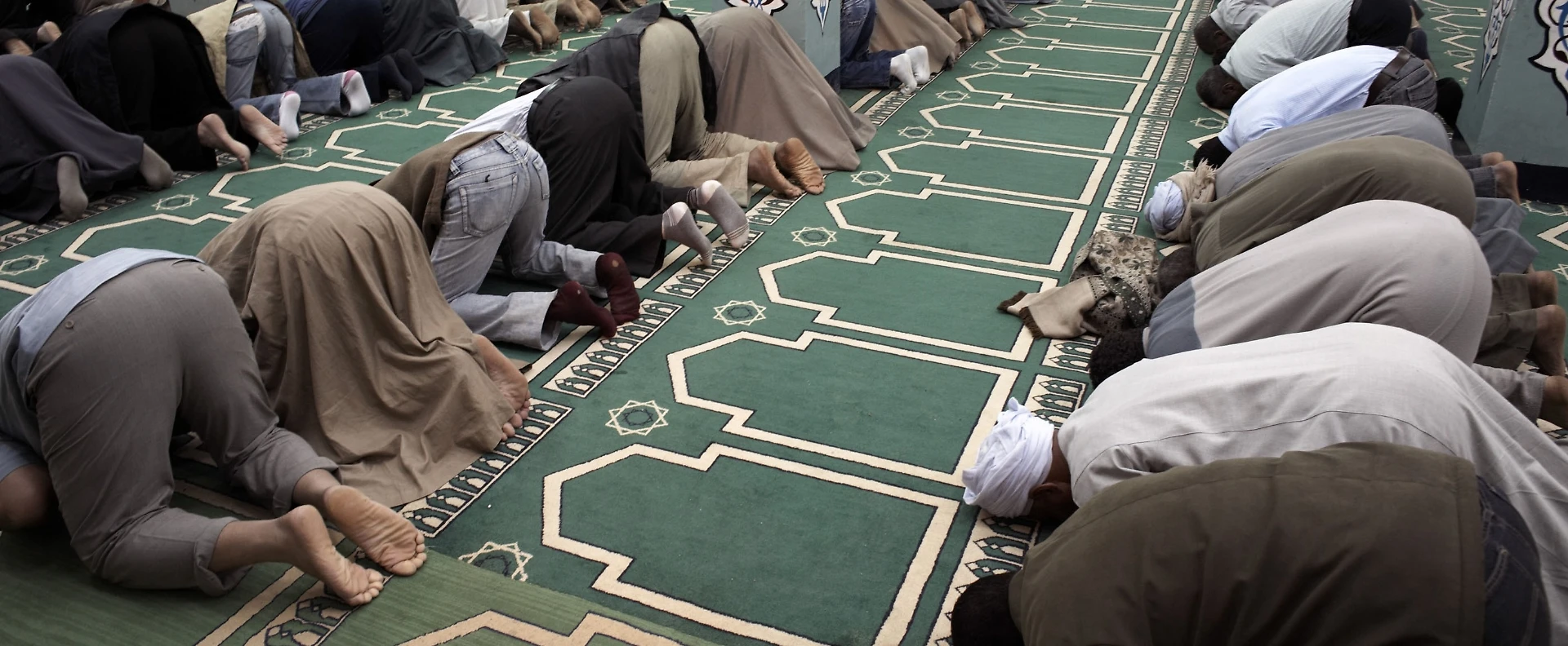 Livorno, gli immigrati rifiutano l'hotel: "Non vogliamo stare con le vostre donne e non c'è la televisione"