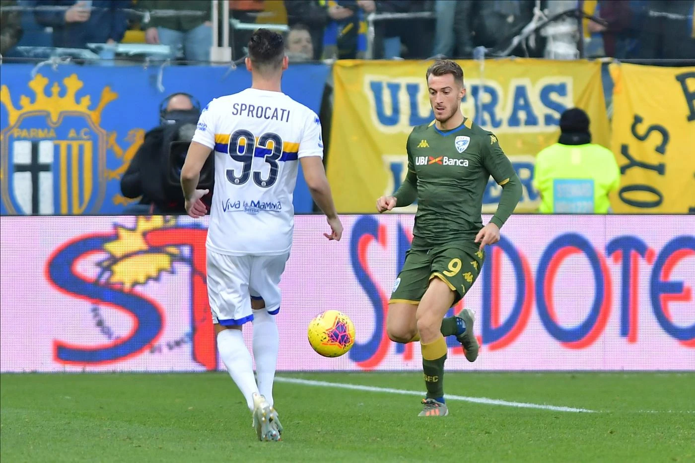 Vola il Bologna di Sinisa: che vittoria a Lecce per 3-2. Parma-Brescia 1-1, Balo-gol