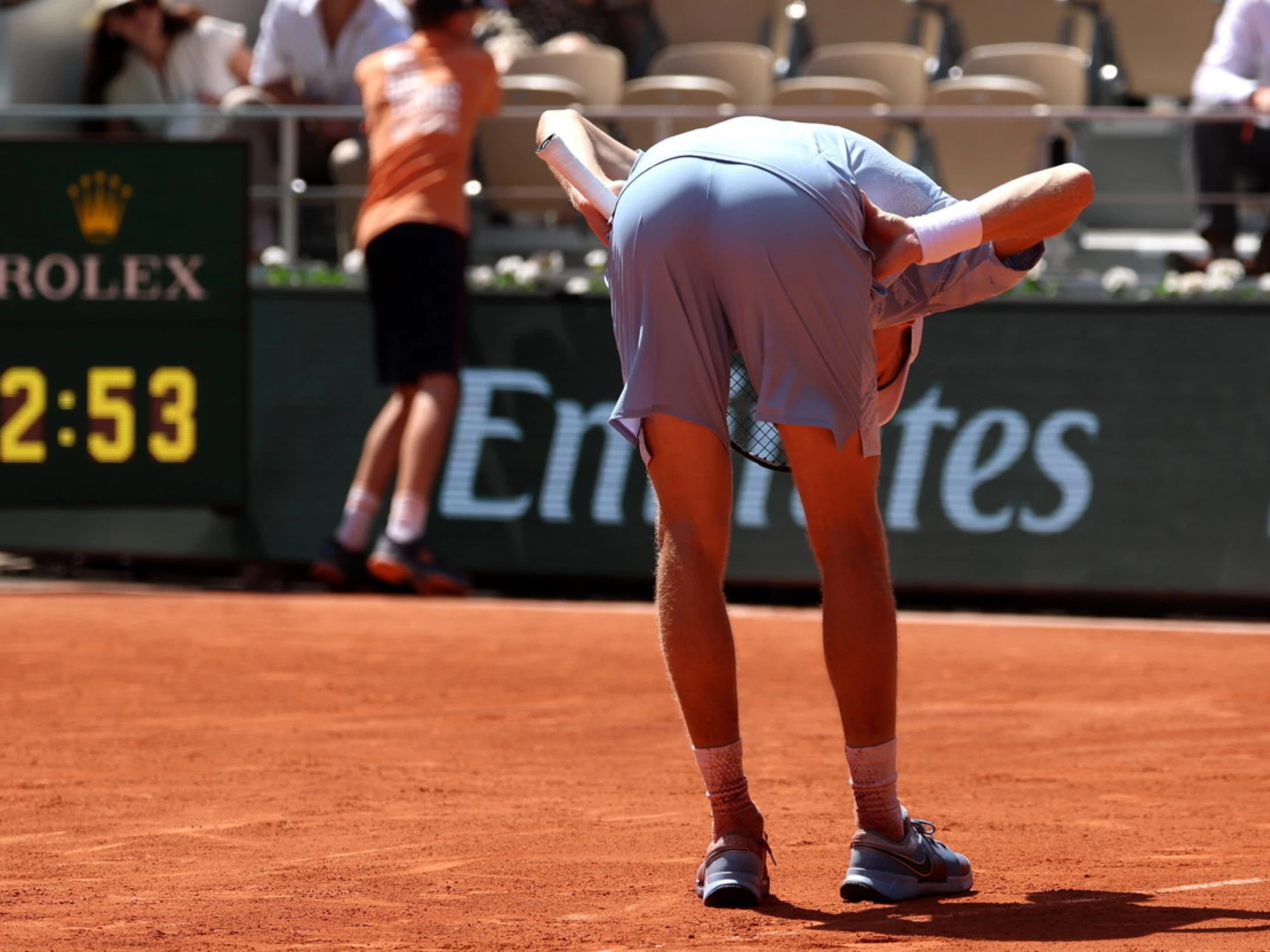 Roland Garros, dramma-Sinner: era fatta. Poi ancora malore e vomito: crolla con Cerundolo, è fuori