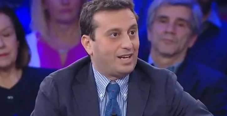 David Parenzo su Ezio Greggio: "Come chi non giurò fedeltà al fascismo". Luca Bizzarri lo smonta