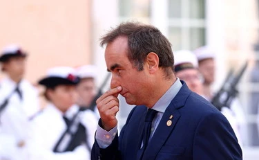 Lecornu premier e già mazziato: "Cosa gli ha chiesto Macron all'Eliseo"