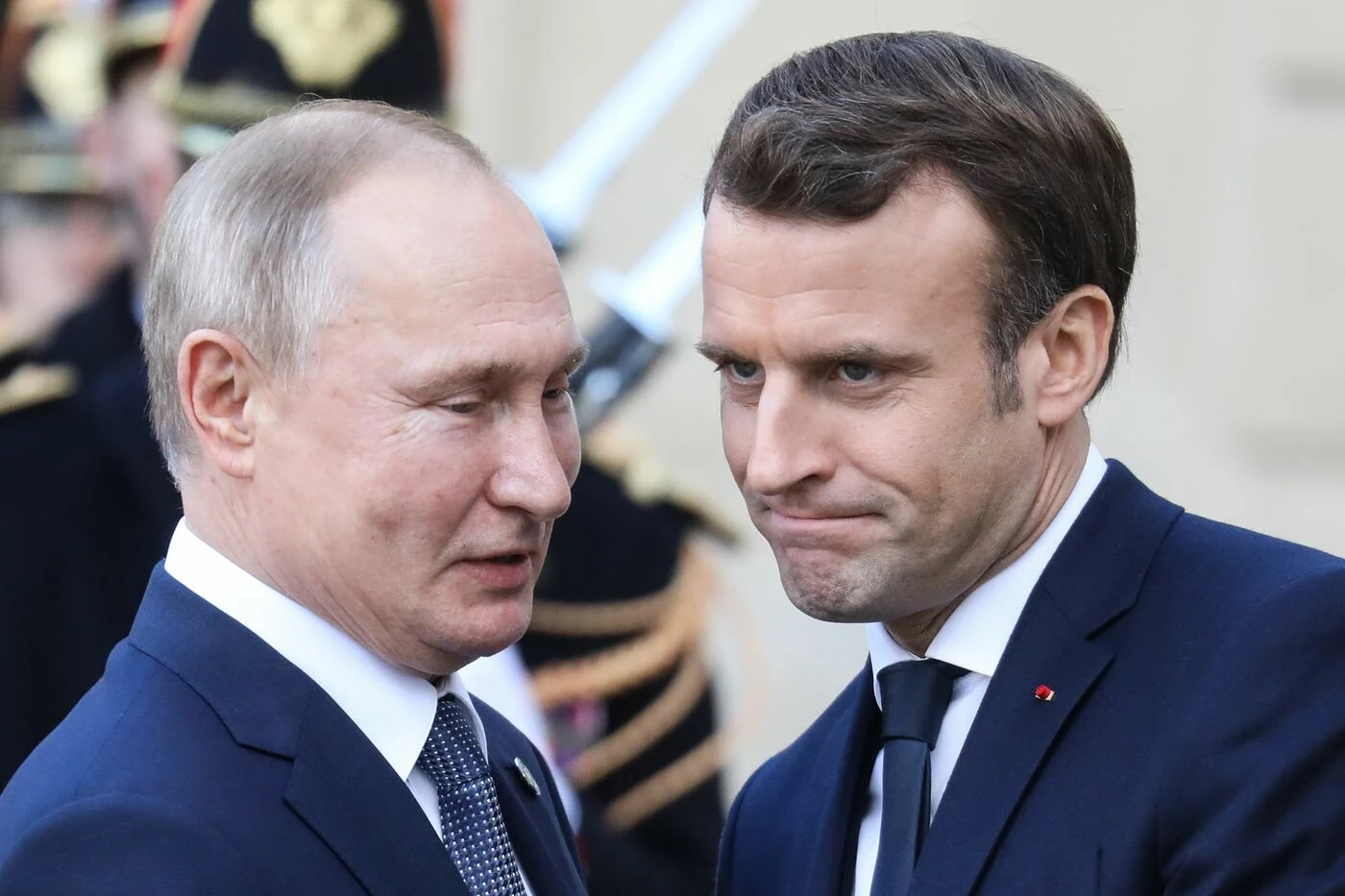 Vladimir Putin, Bisignani: "Macron e Merkel erano accanto a lui, hanno subito capito la sua ira". Disastro?