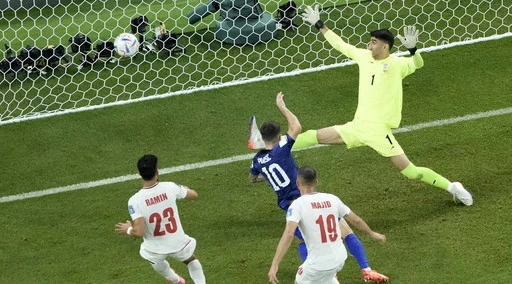 Qatar 2022, Pulisic piega l'Iran: Usa agli ottavi, Inghilterra a valanga