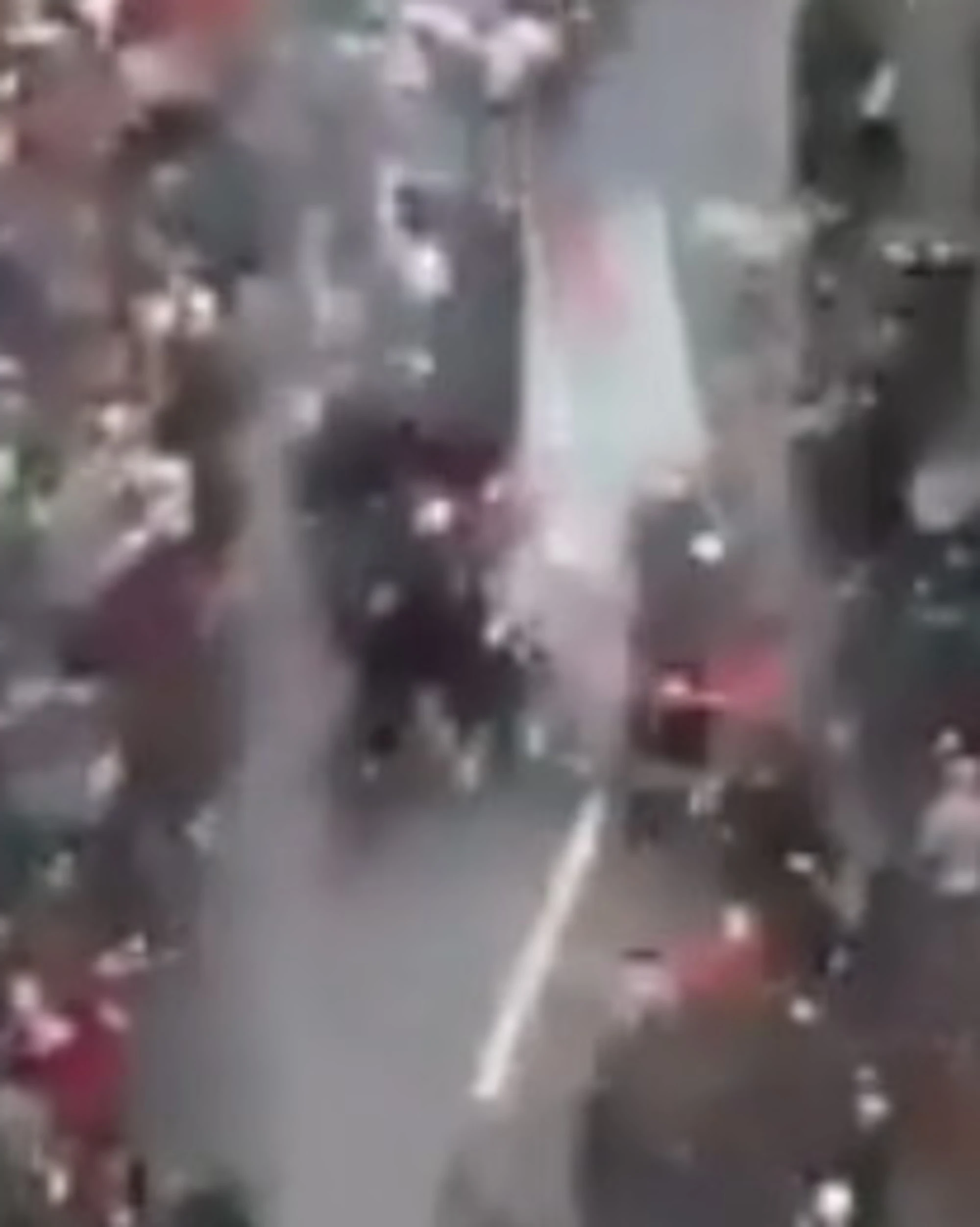 Liverpool, auto travolge i tifosi alla festa di fine stagione: ci sono feriti