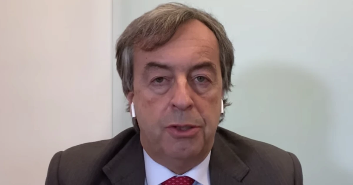 Coronavirus, Roberto Burioni: "Possibile una reinfezione ancora più grave"