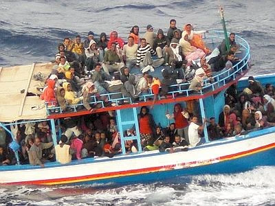 Papa: rispettare sempre i diritti dei rifugiati. Unhcr: in Italia resta tanto da fare