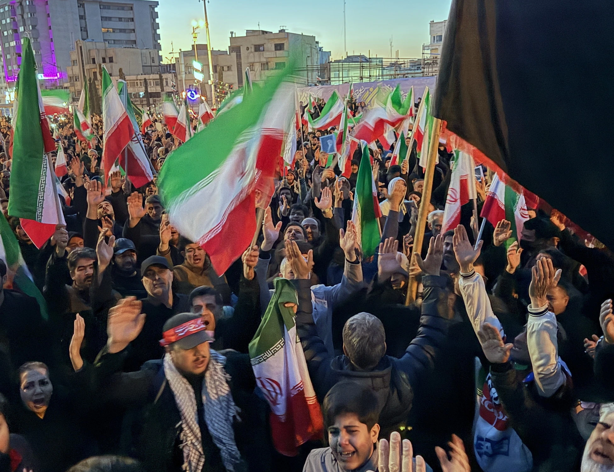 Iran, Reza Khan o Simeone, ecco le due strade (opposte) per il futuro