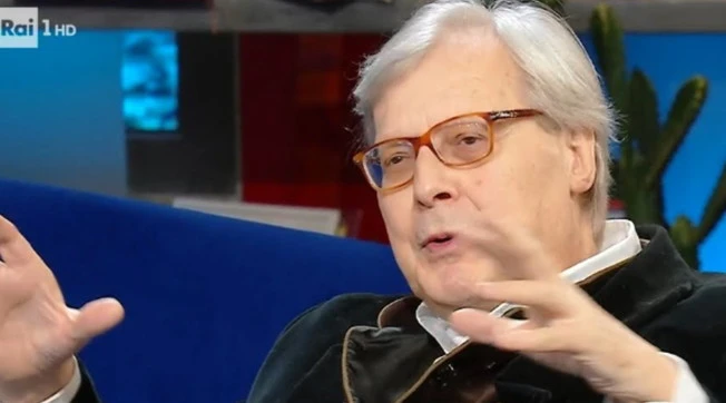 Sgarbi impietoso con la Ferragni: "Capra inetta, meglio Elly Schlein"