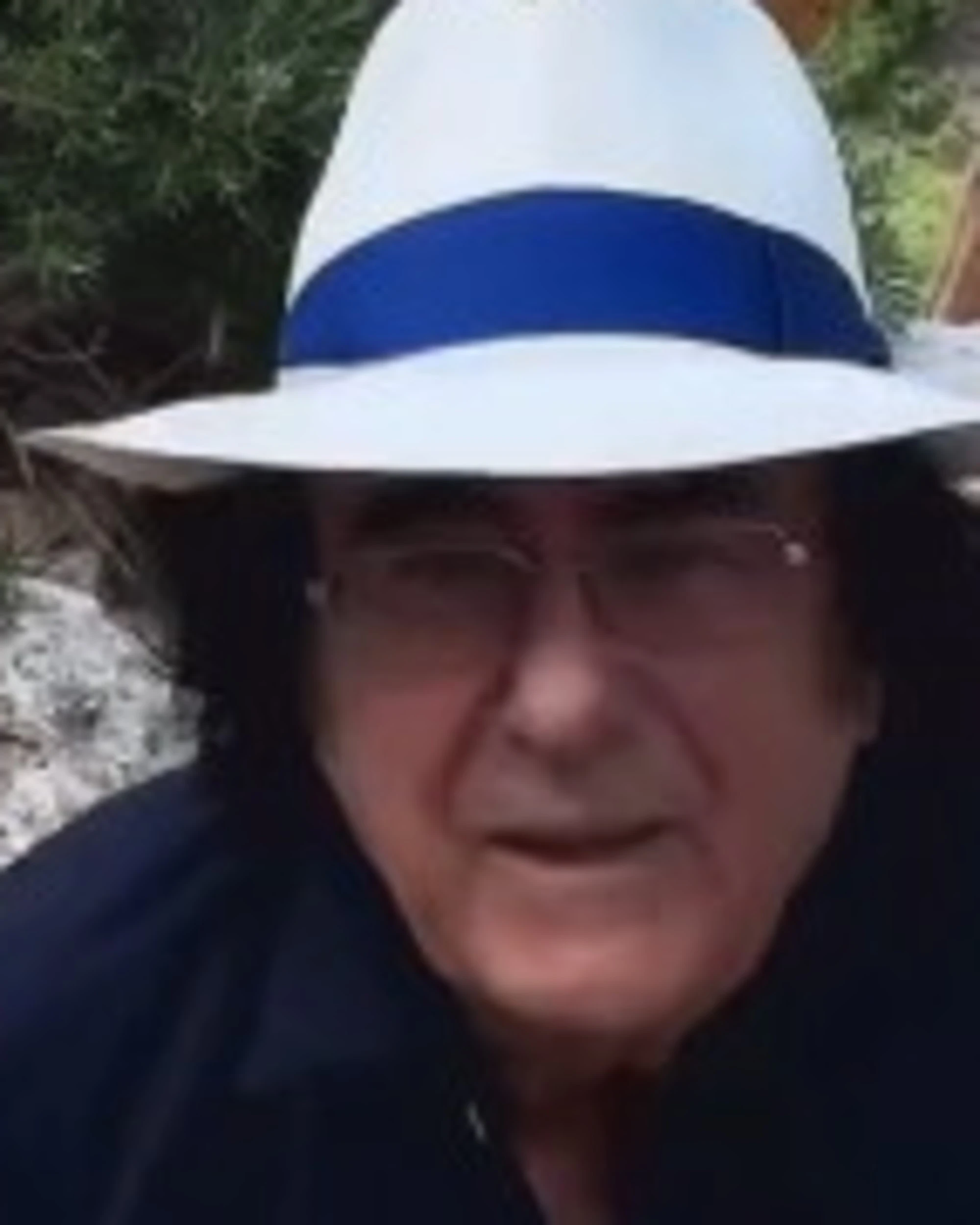 Al Bano sbotta in un video e poi si butta a terra: "Balle, bugie"