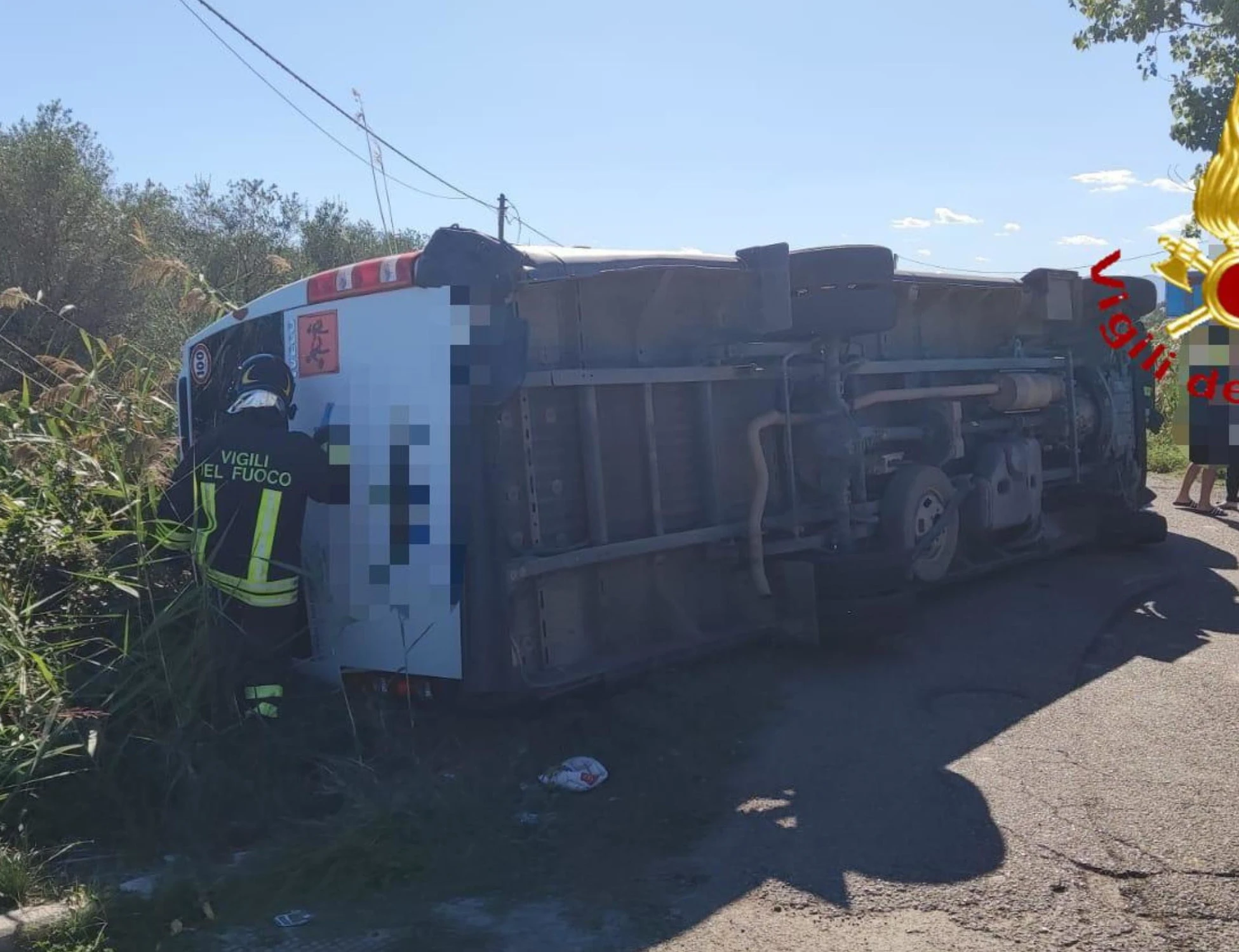 Lomazzo, grave incidente: coinvolto uno scuolabus, morta una maestra