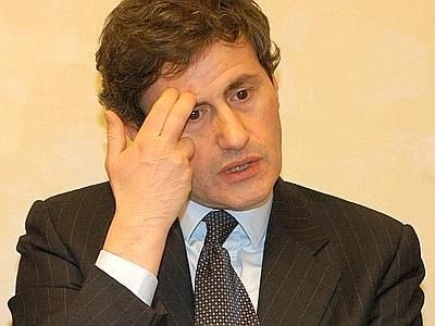 Inchiesta bus, Alemanno si difende: ''Non riguarda questa amministrazione''