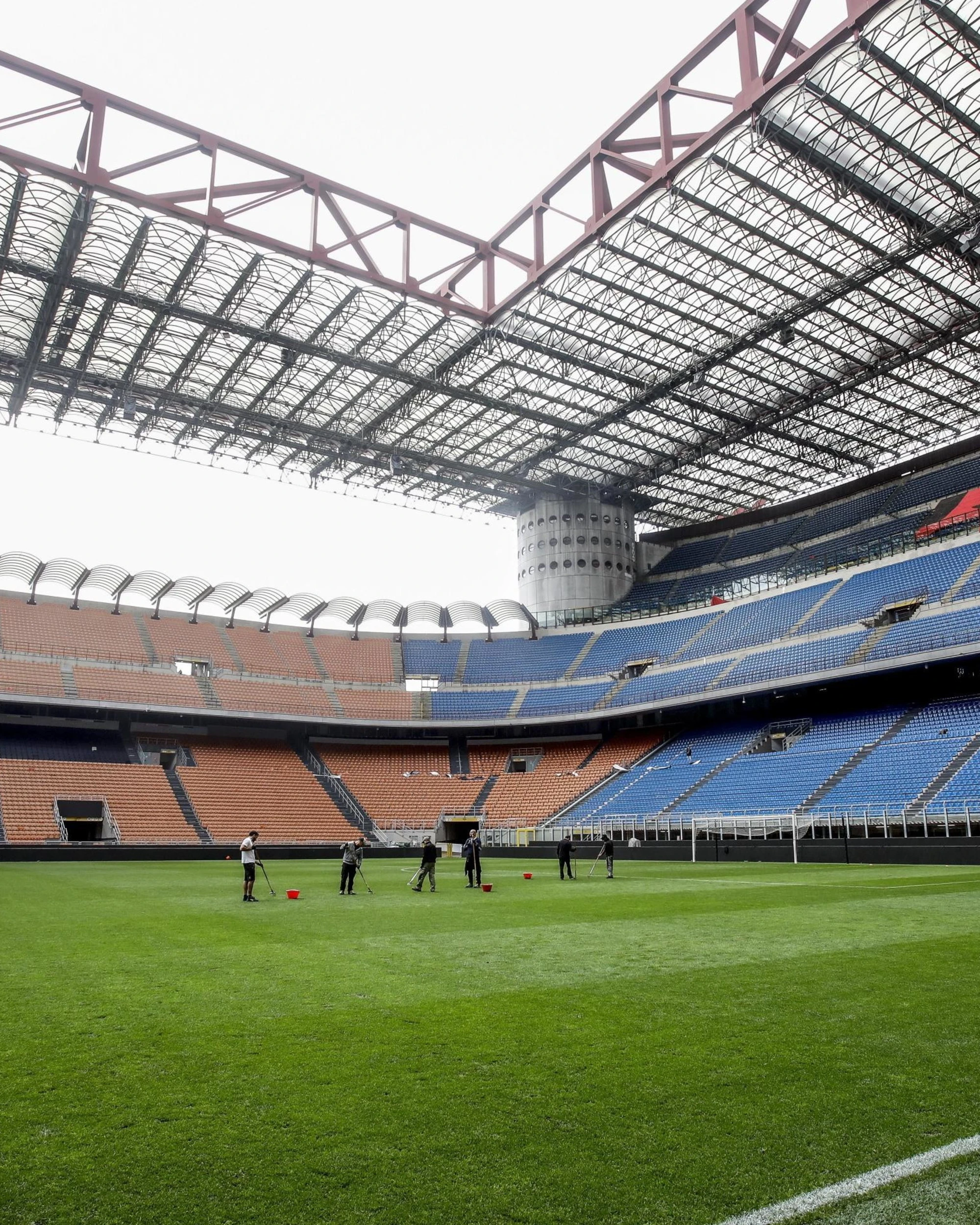 San Siro venduto a Inter e Milan? Un minuto dopo, aperta un'inchiesta