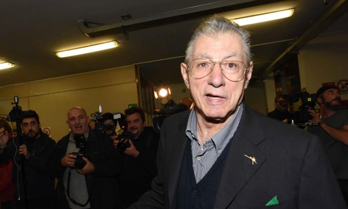 Umberto Bossi, la cartolina natalizia ai militanti della Lega