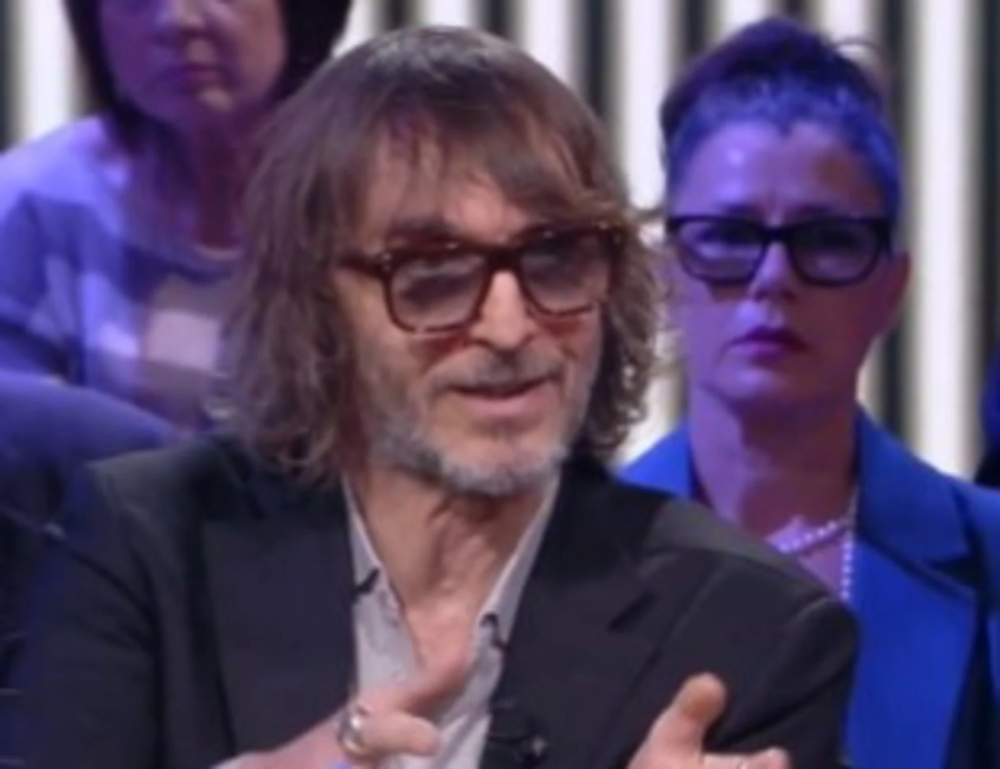 Dritto e rovescio, Giuseppe Cruciani azzera la sinistra: "Della vita dei rapinatori me ne frego"