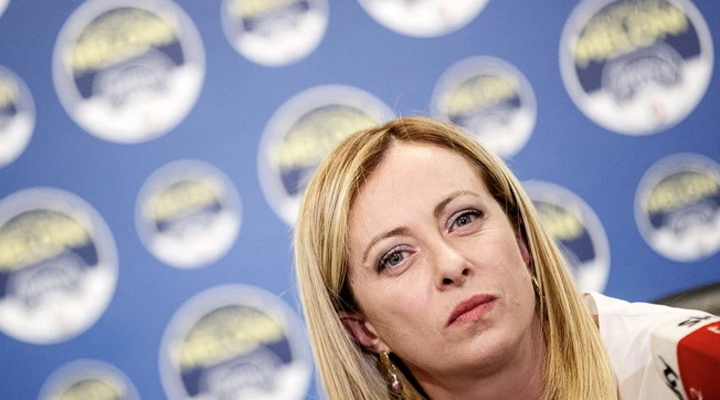 Giorgia Meloni, "come devi morire": sinistra muta davanti agli insulti