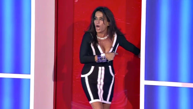 Grande Fratello Vip, Aida Nizar riempie di insulti Fabrizio Corona: "Mezza sega, cogl***, pezzo di me***"