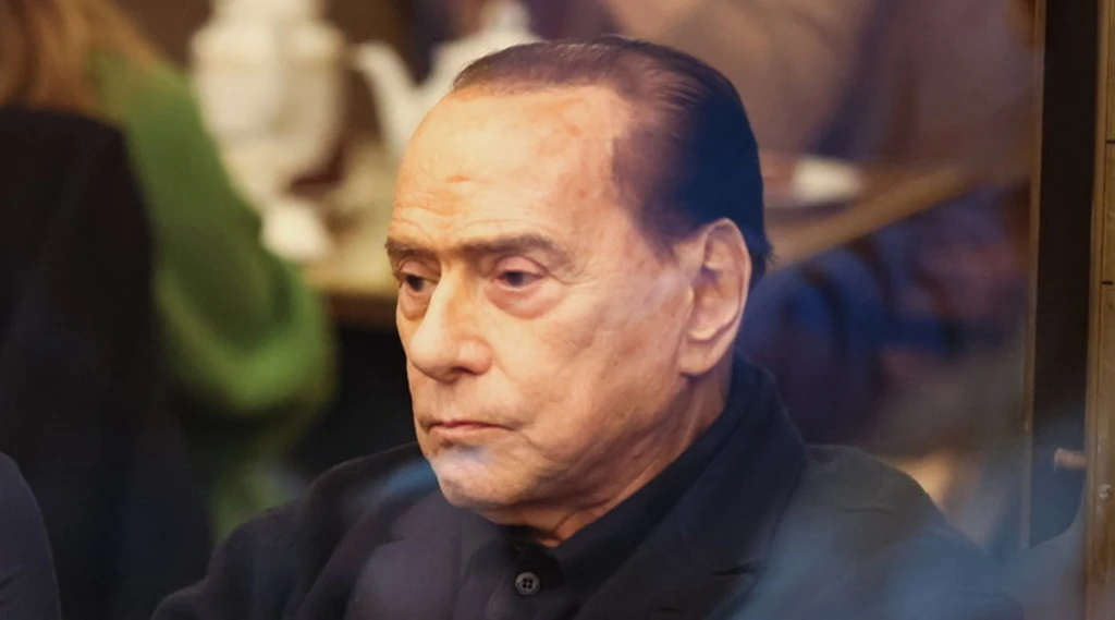 Silvio Berlusconi, "come si sceglie il prossimo premier": piedi di piombo