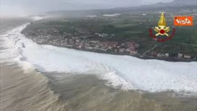 Il ciclone Harry travolge la Sicilia, Catania allagata. Le immagini da elicottero Vigili del fuoco