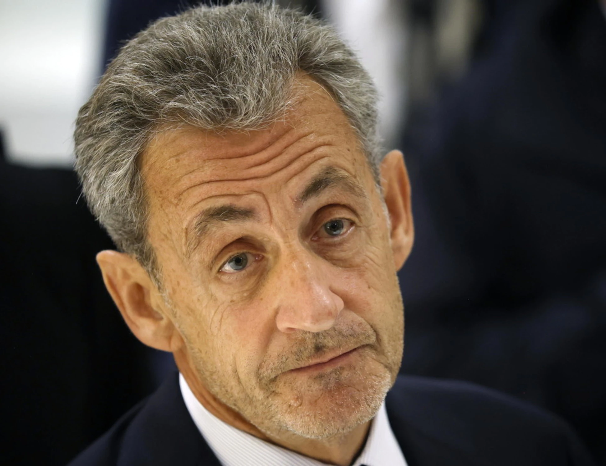 Nicolas Sarkozy, cibo e terrore: voci-choc, com'è ridotto in carcere
