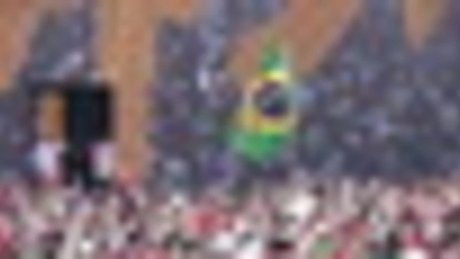 Brasile: Lula e Flavio Bolsonaro si sfidano per le presidenziali