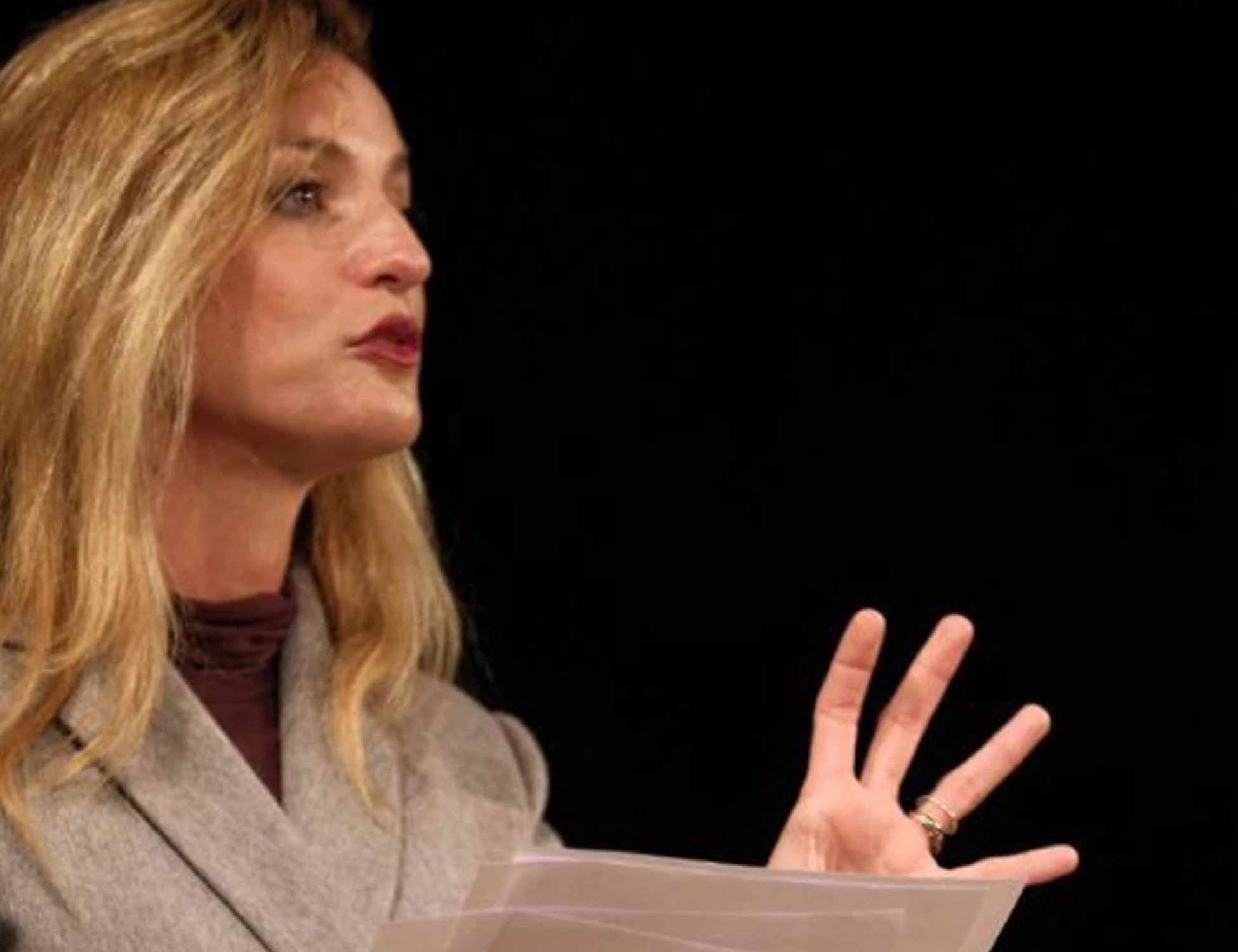 Beatrice Venezi, "non dirigerà il concerto di Capodanno": ecco perché