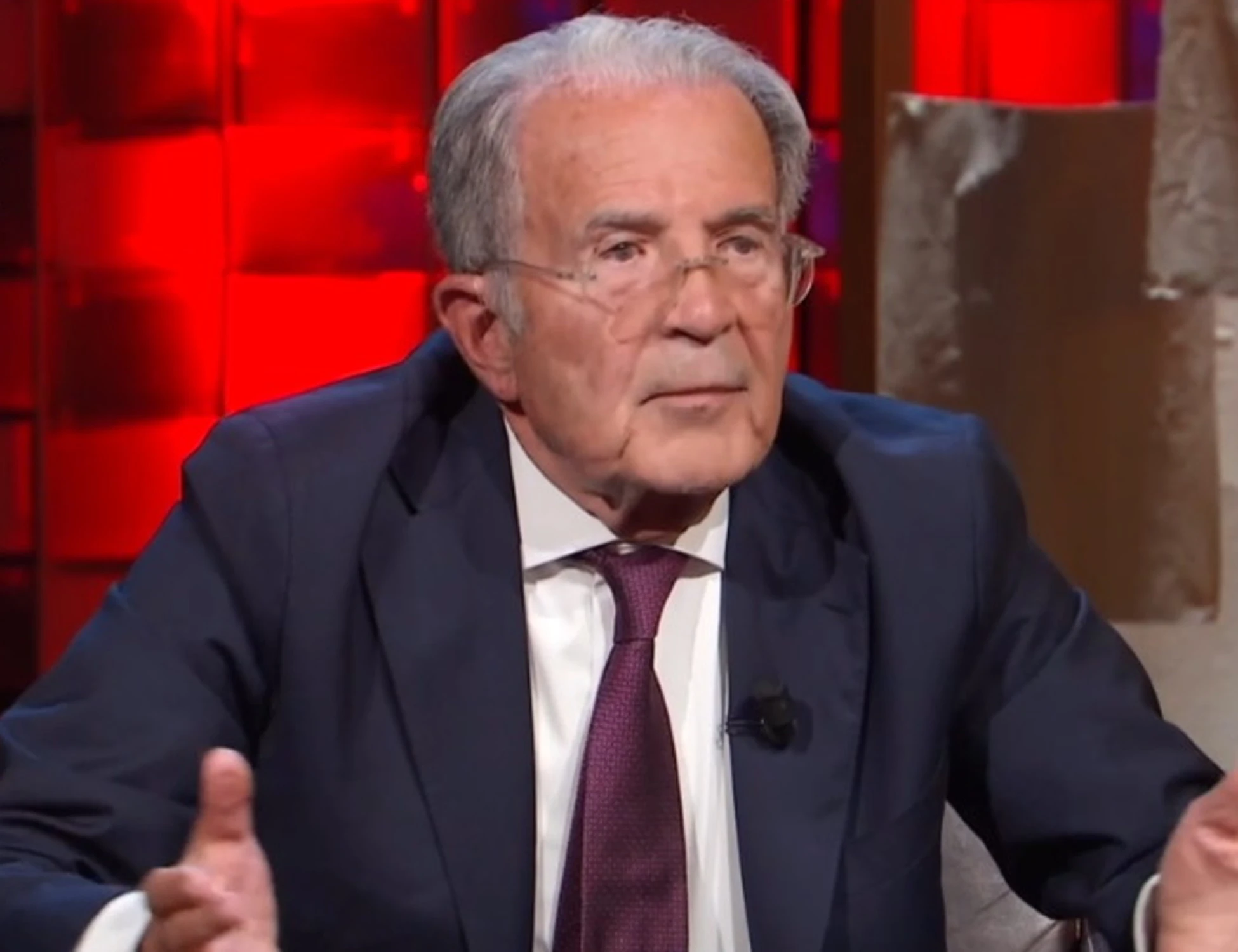Corrado Augias vuole Romano Prodi in campo: "Perché sta a casa?"