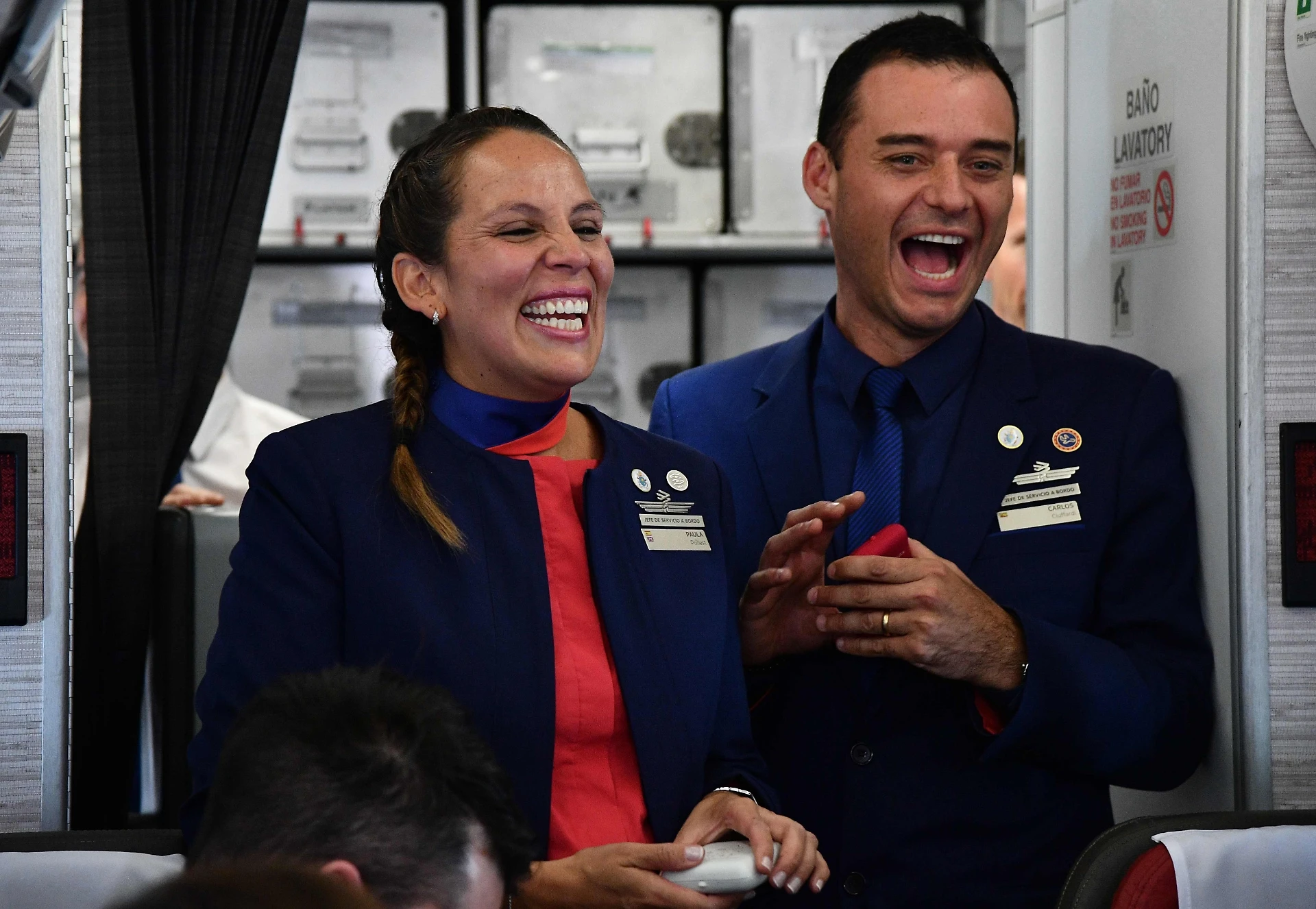 Vaticano, Papa Francesco e il matrimonio in aereo. "Sminuisce il sacramento"