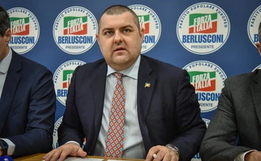 Milano, Forza Italia tende la mano a Calenda